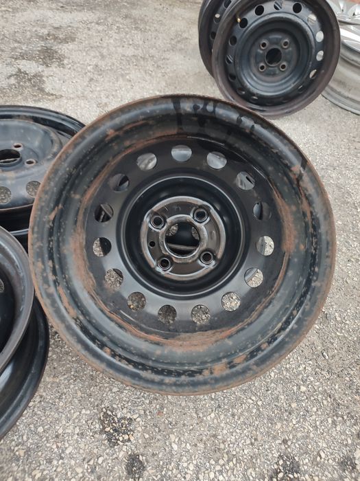 Komplet felg stalowych do Hyundai 14 cali 4x100 5J et45 osadzenie 54.1