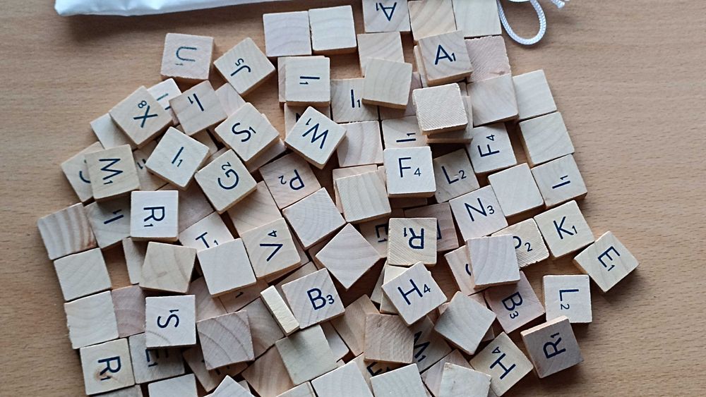 Letra a Letra - O Jogo (de tabuleiro) das Palavras Cruzadas