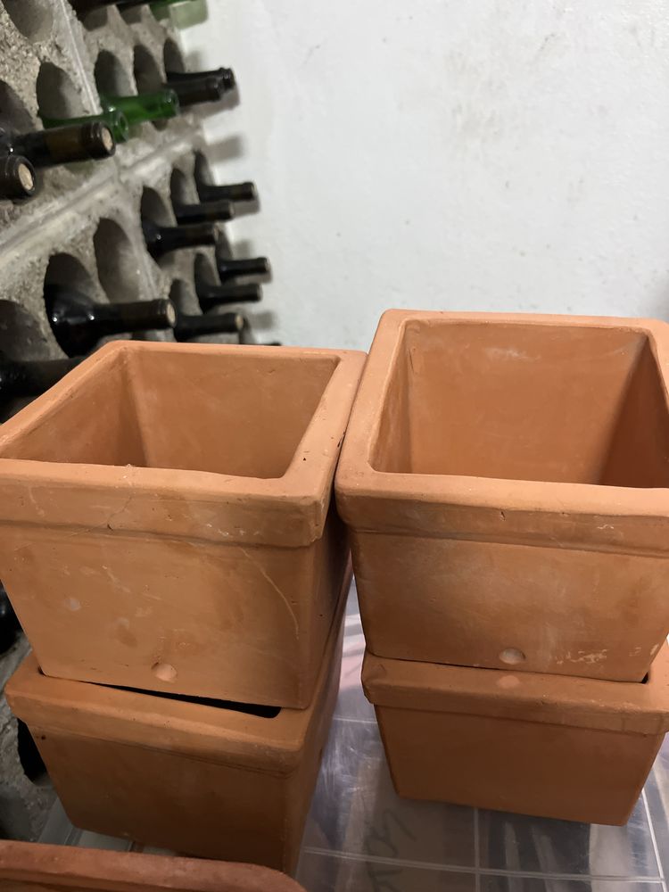 Vasos de cerâmica variados