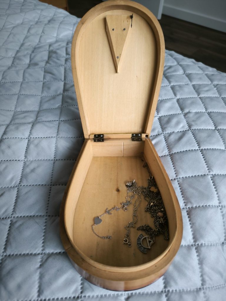 Pudełko na biżuterię itd drewniane