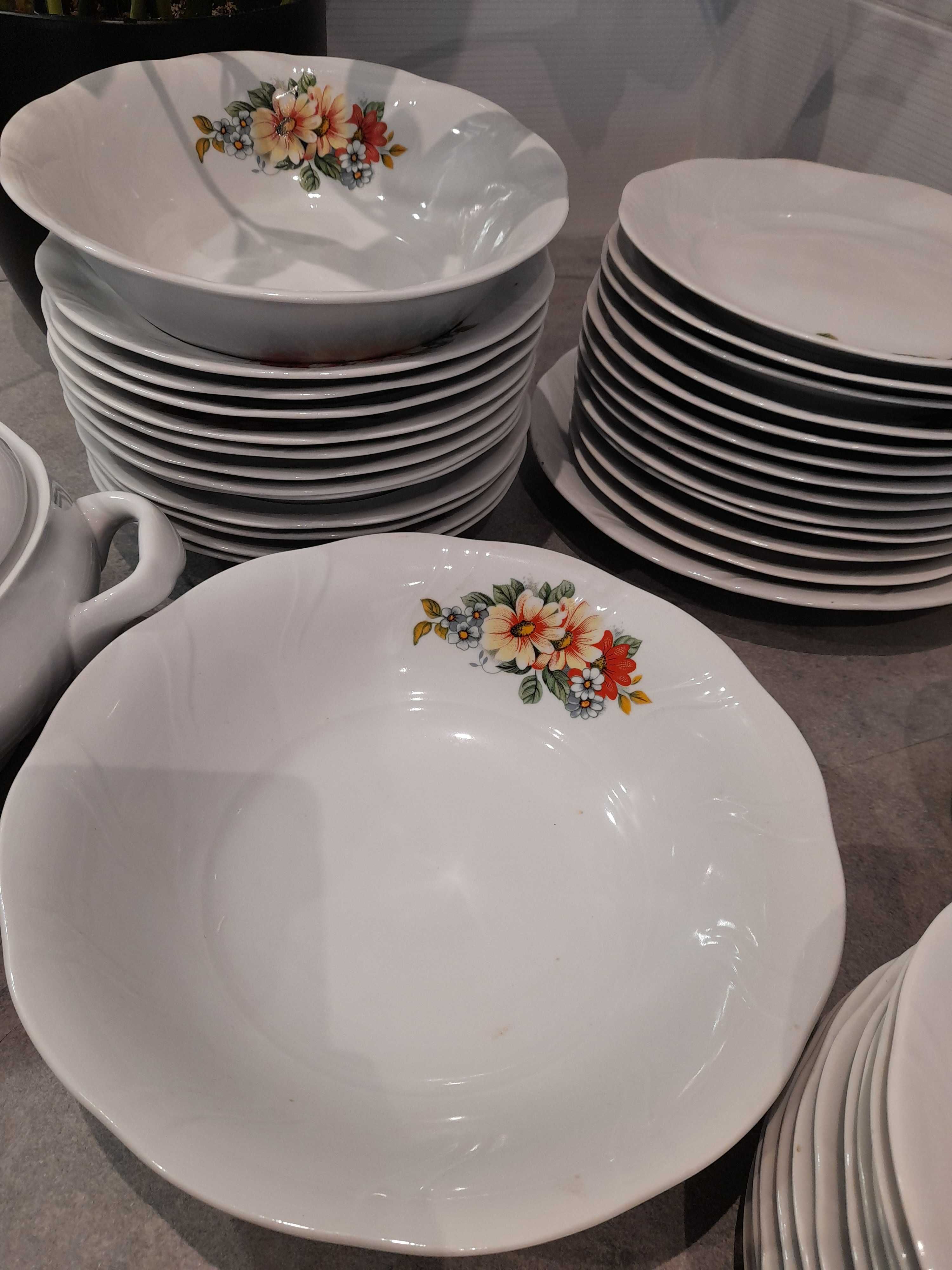 serwis obiadowy porcelana Książ kompletny 12 osób - 43 elementy