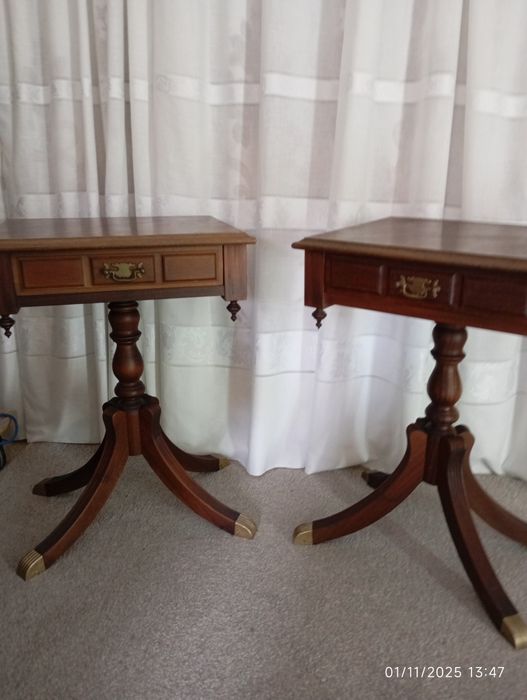 Par de mesas cabeceira vintage