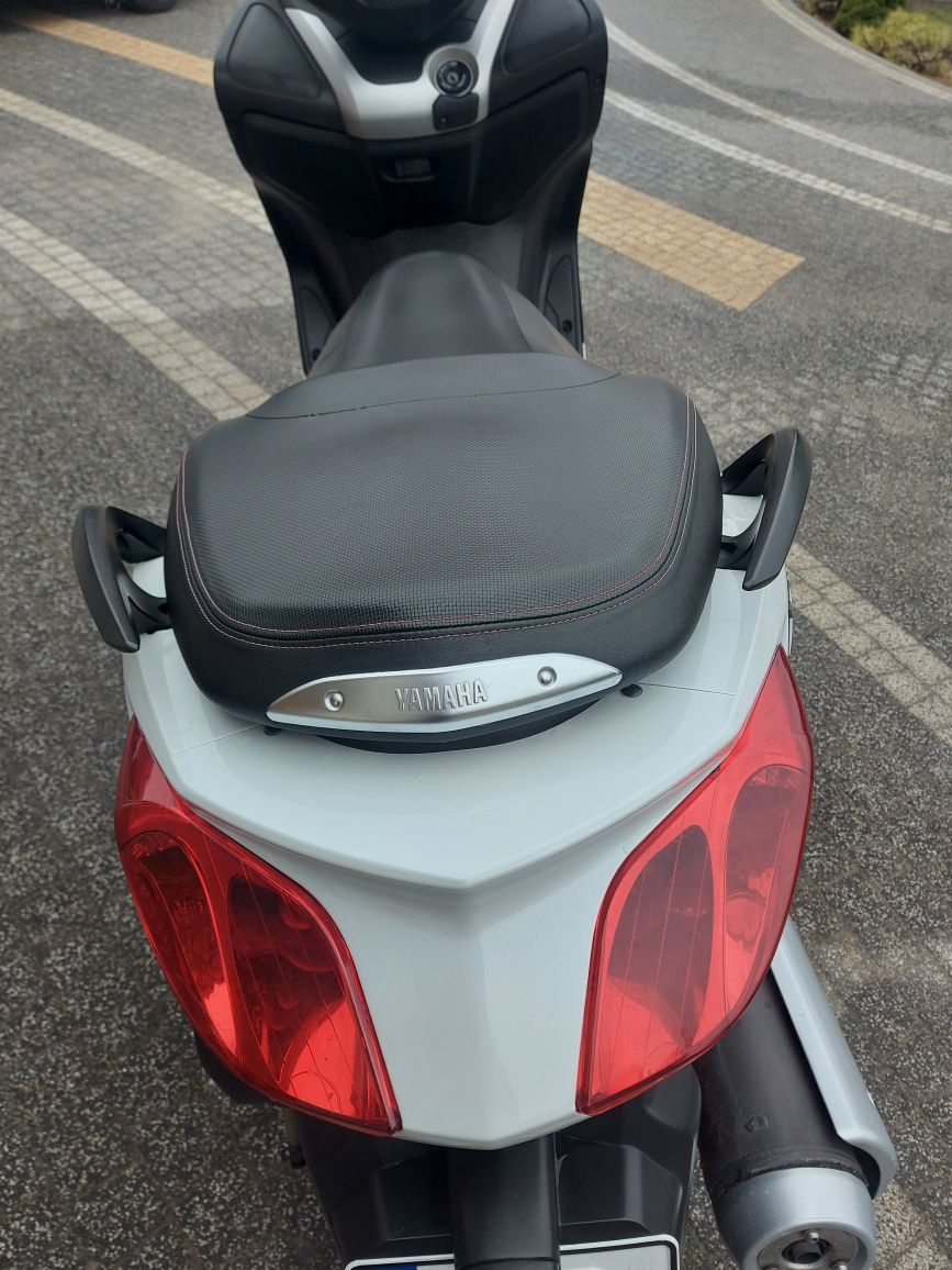 Yamaha X-MAX 250