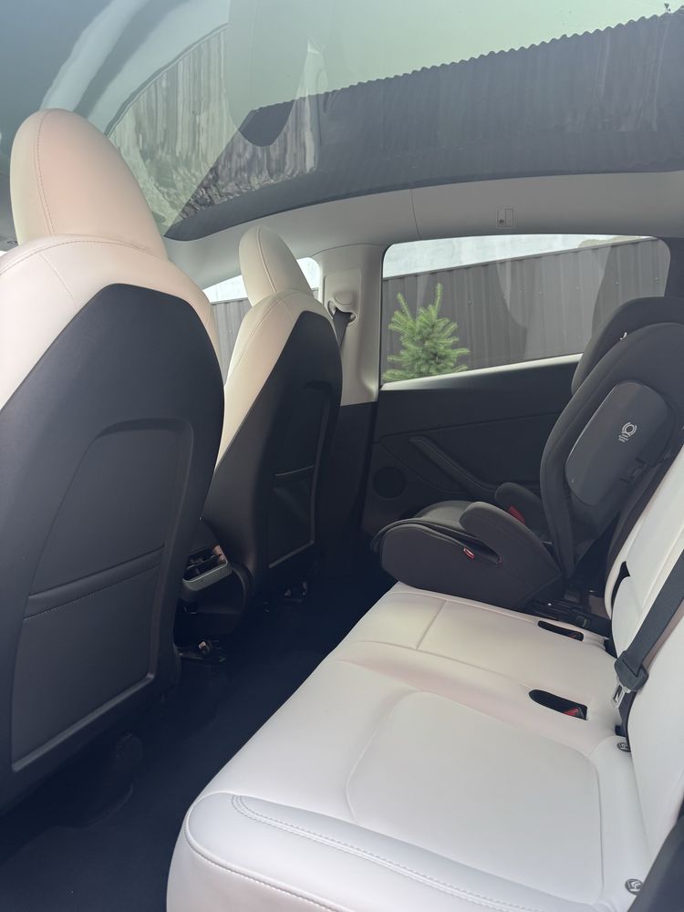 Tesla model Y новая ! Идеал.