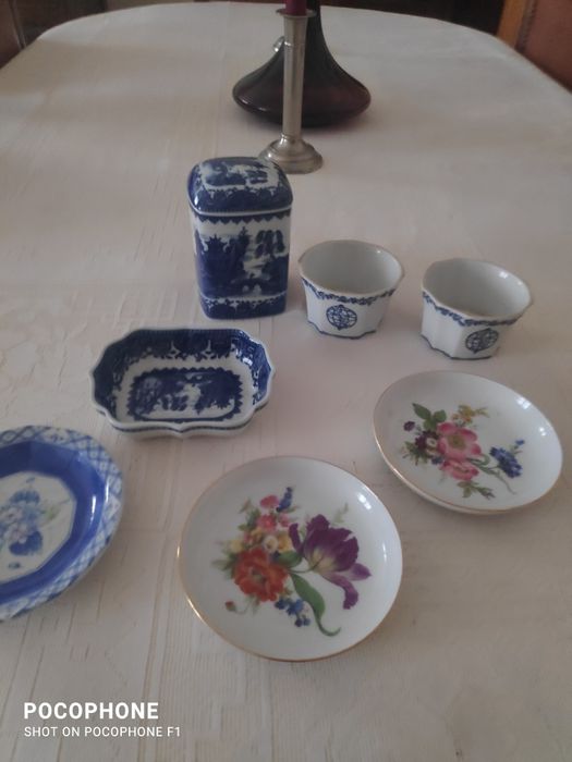 Peças em porcelana fina   colorido