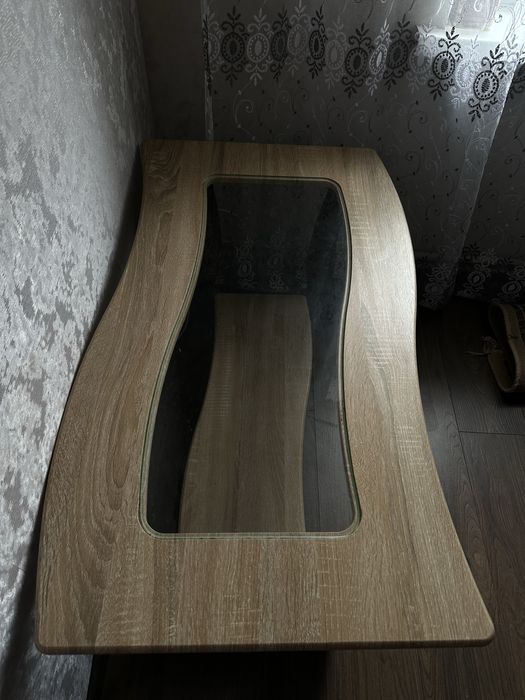 Стіл під телевізор