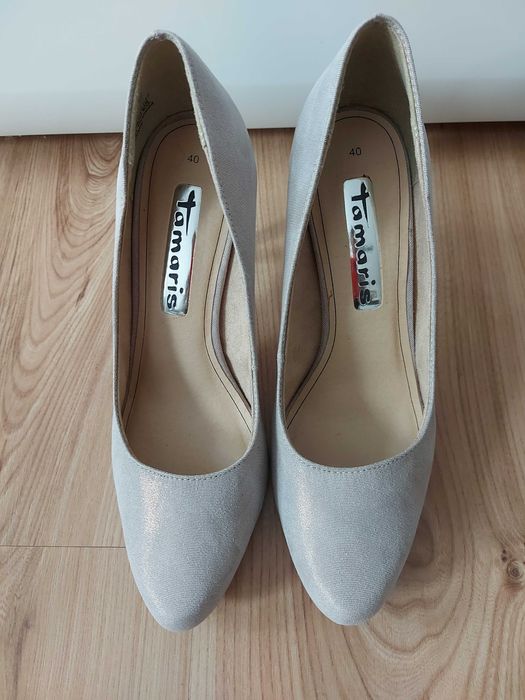 Buty na szpilce jak nowe