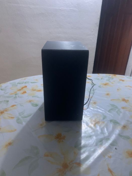 Caixa de som LG com Grave