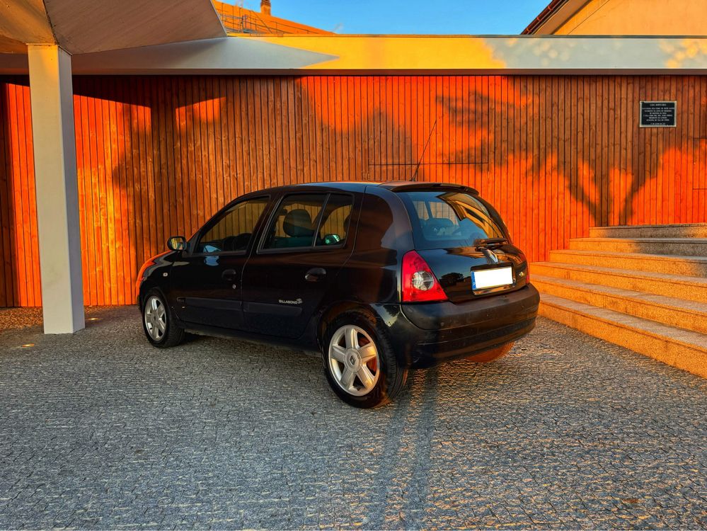 Renault Clio 1.2 16v Billabong - Desde 64€ Mês