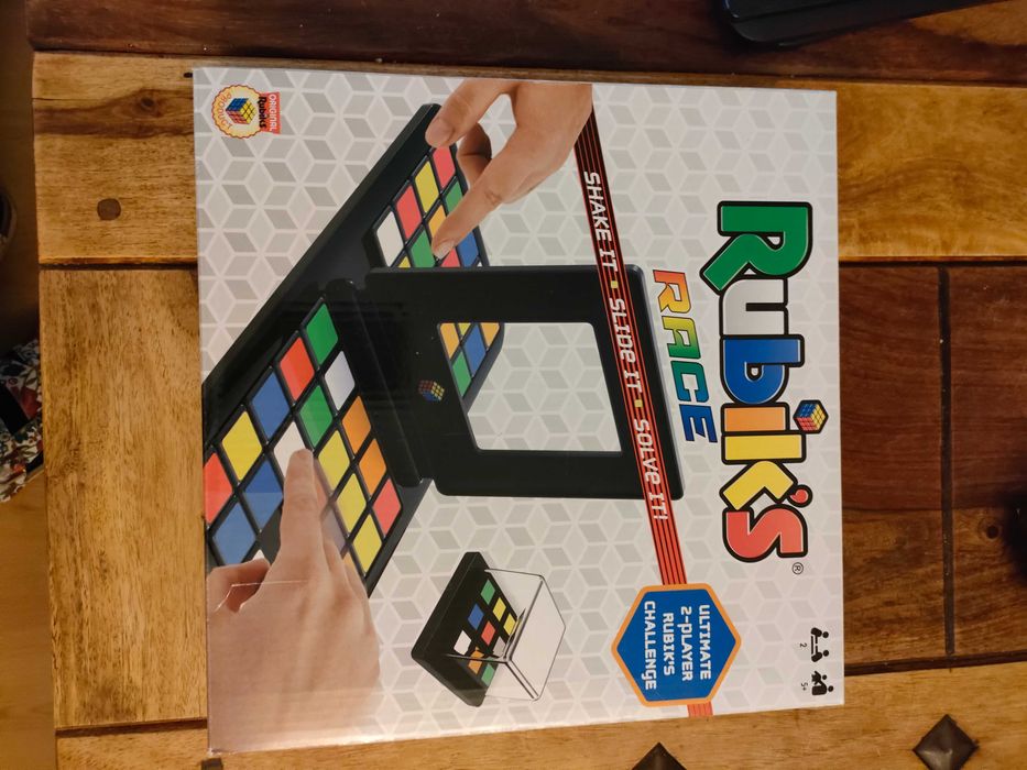 Rubiks Race gra, układanka logiczna