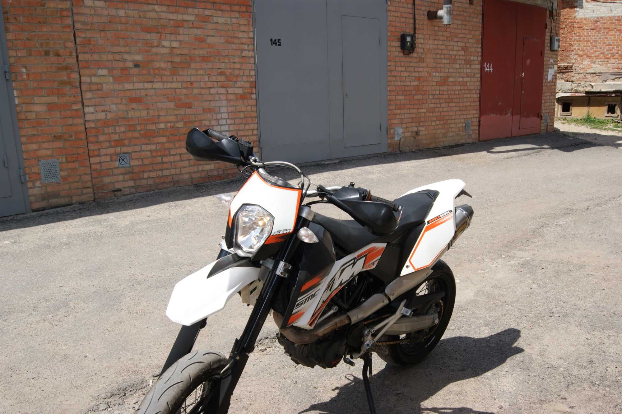 KTM 690 SMC R мотард