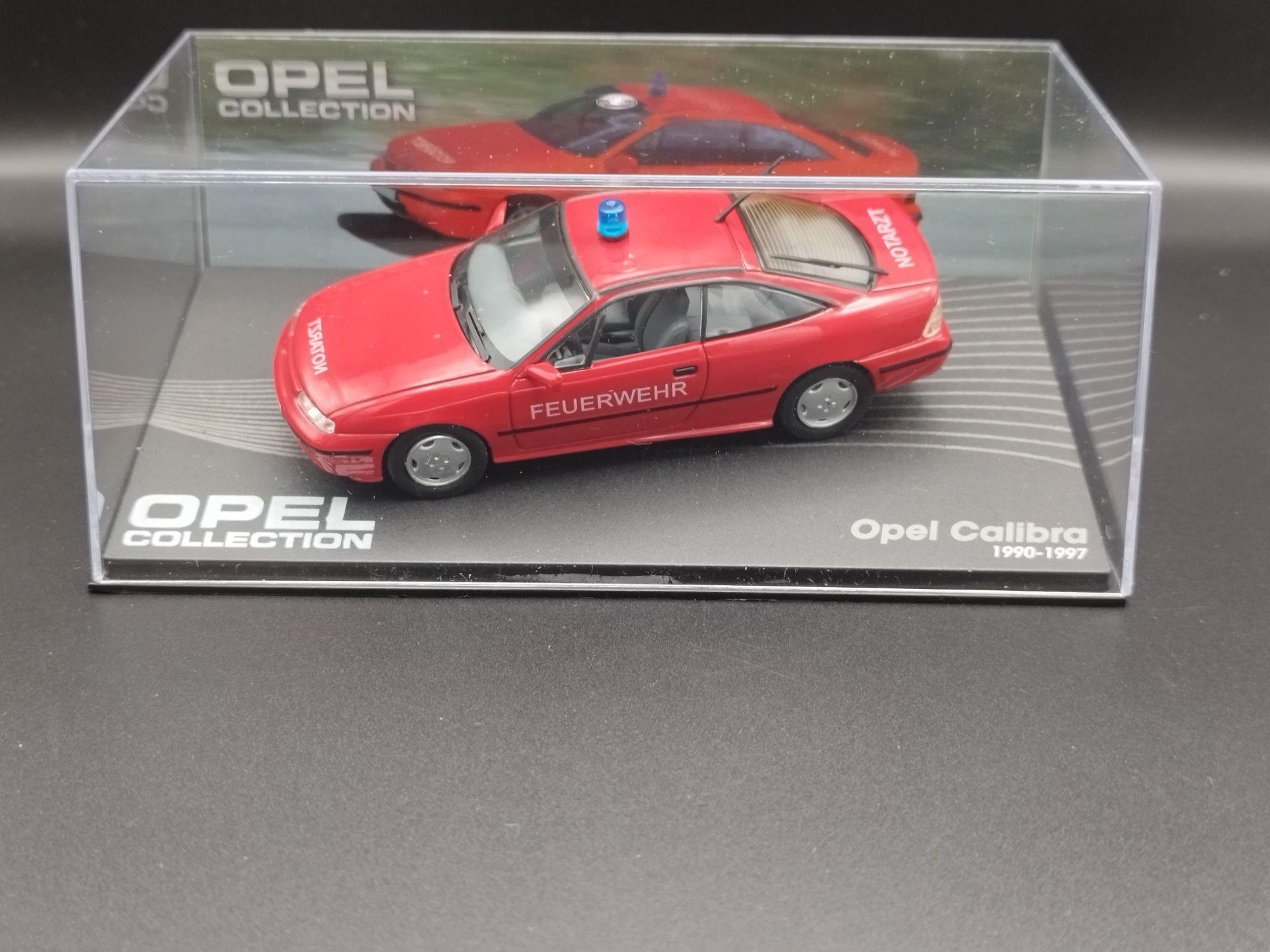 1:43 Opel Collection Calibra  model używany