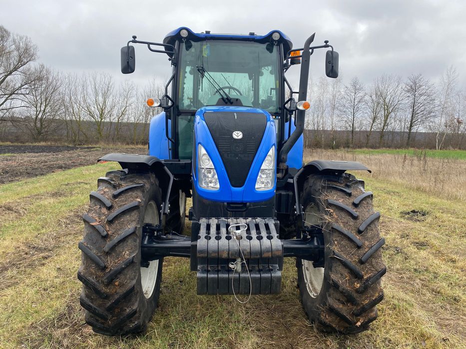 Трактор нюхоланд