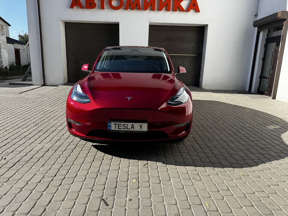 Tesla model Y Long Range AWD 2024 рік