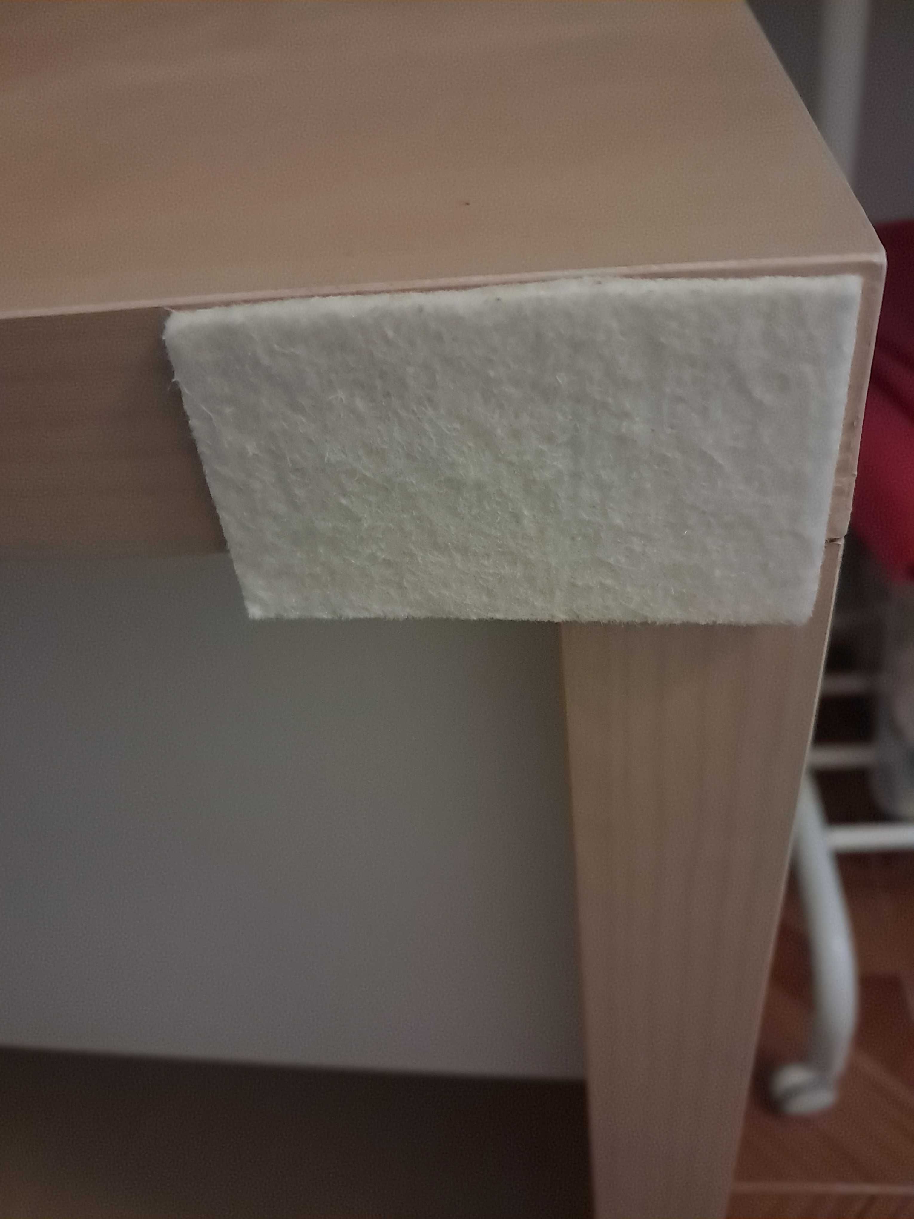 Para estudar confortavelmente sem gastar muito: Secretária ikea