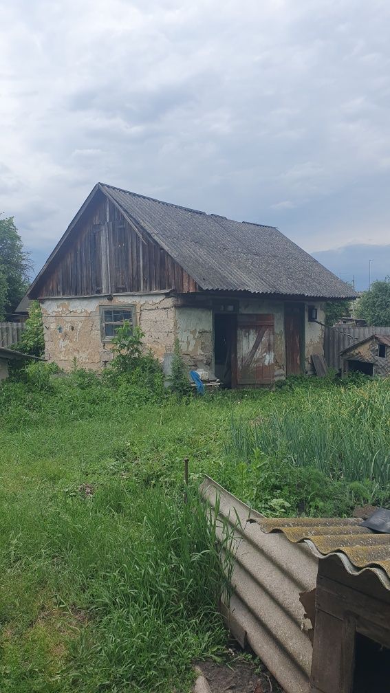 Продаеться будинок.