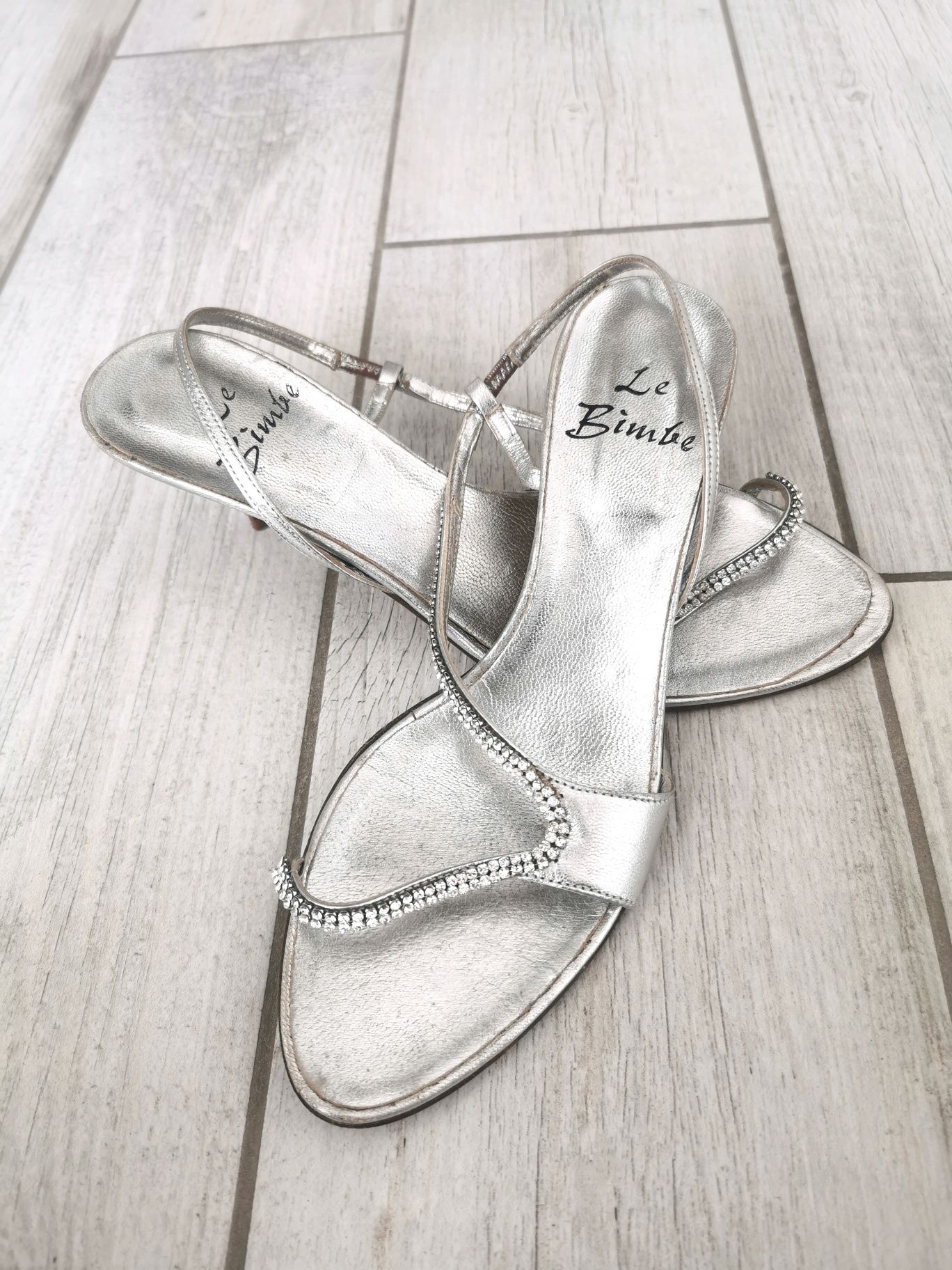 Włoskie sandały na szpilce skórzane biżuteryjne cyrkonie srebrne skóra