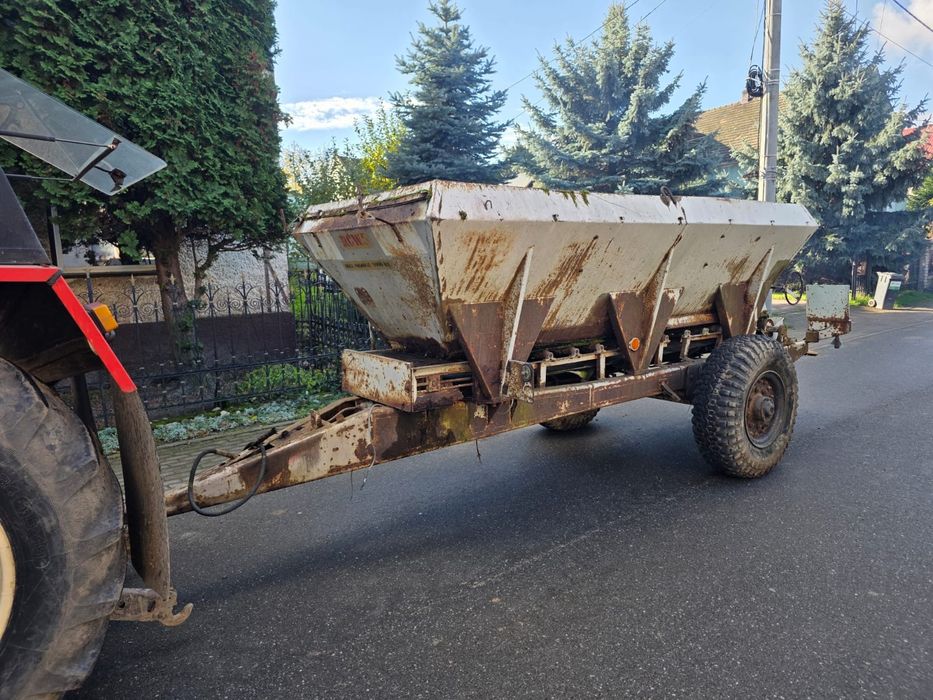 Rozsiewacz wapna rcw 5 piast brzeg pasowy nawozu wapniarka okazja