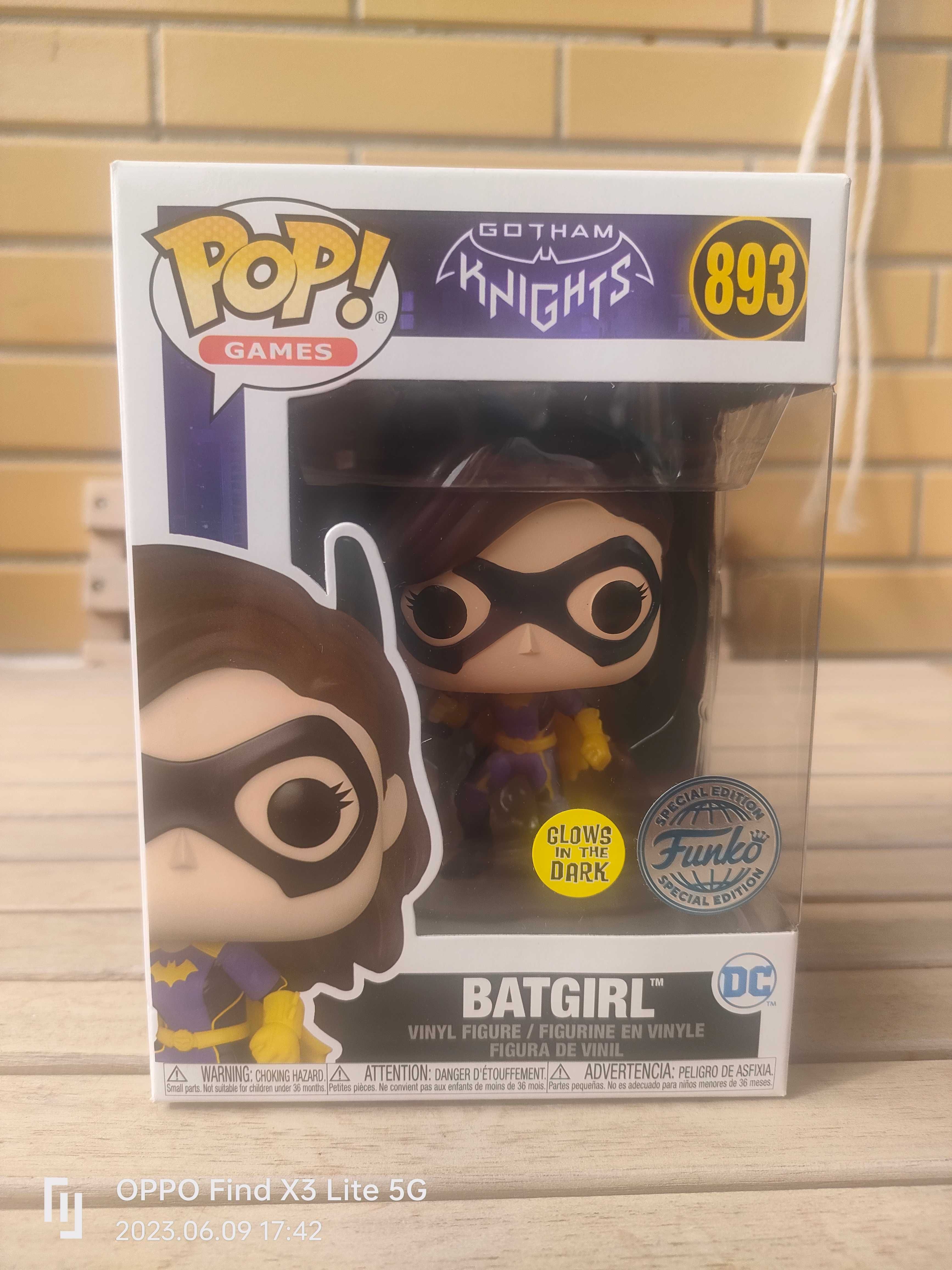 Funko Pop Games Gotham Knights
Batgirl Glows In The Dark
Special
