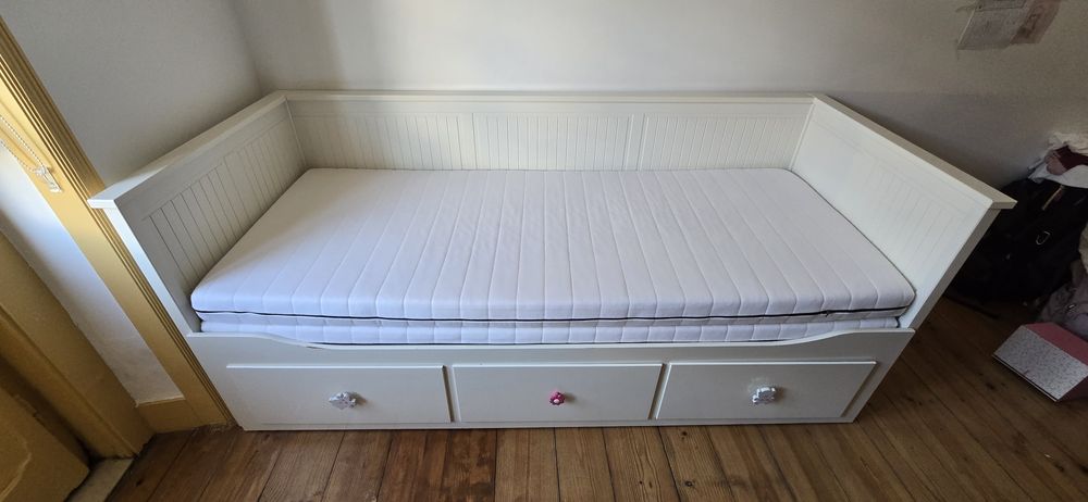 Cama Ikea Hemnes 80x200 com colchões