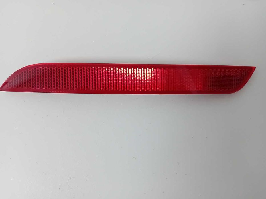 Świtało odblaskowe tylne prawe Seria: 3' Seria: 4' nr. mag 1/076