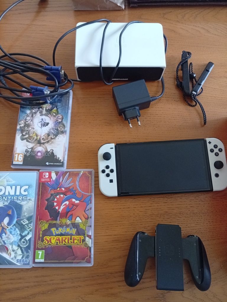 Konsola Nintendo Switch OLED + 3 gry