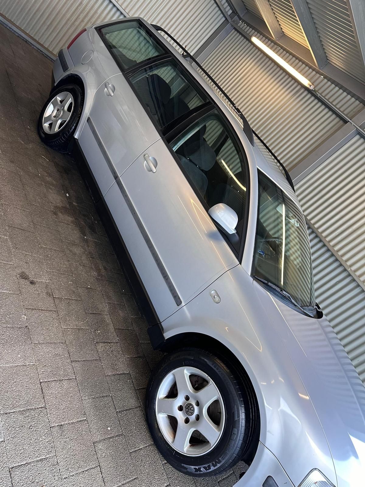 Vendo Passat variante 99 - 1.9
