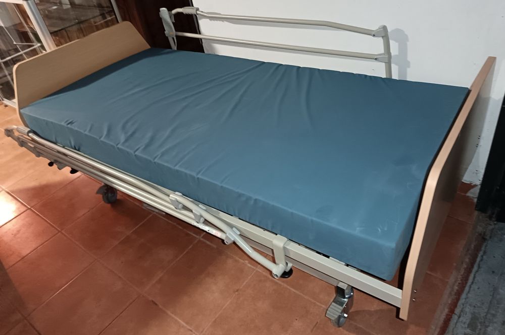Cama elétrica articulada altura regulável