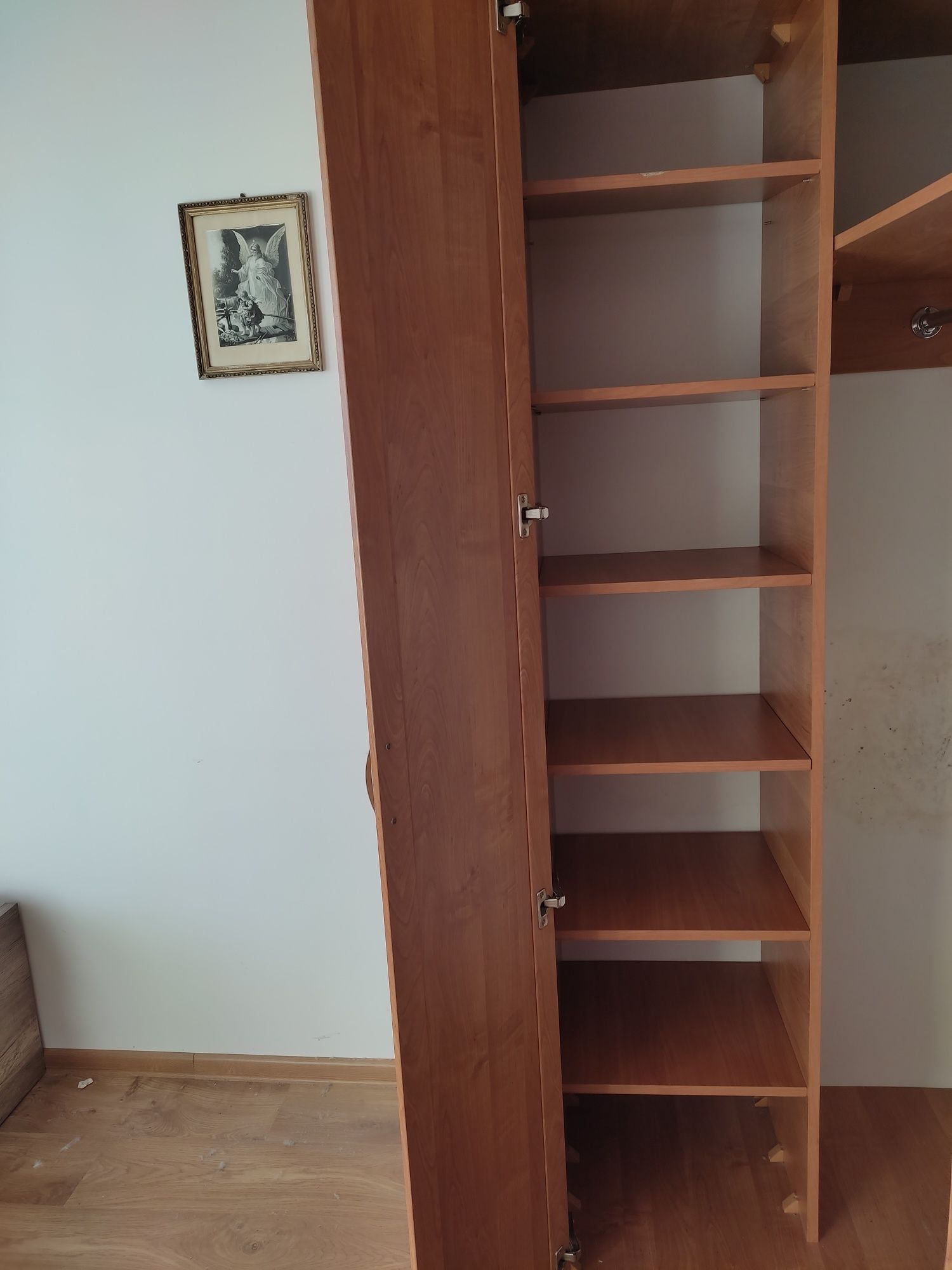 Sprzedam szafę narożną  i komodę