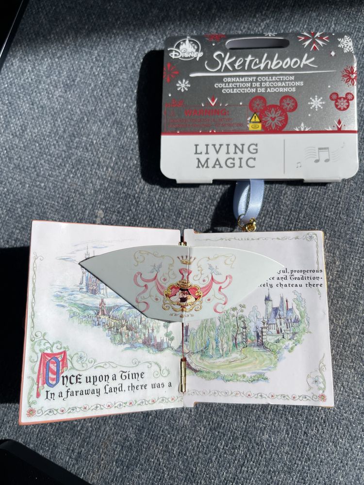 Ornamentos Disney Sketchbook Living Magic - Cinderella e Enchanted