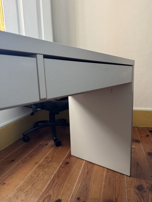 Mesa Ikea modelo Micke