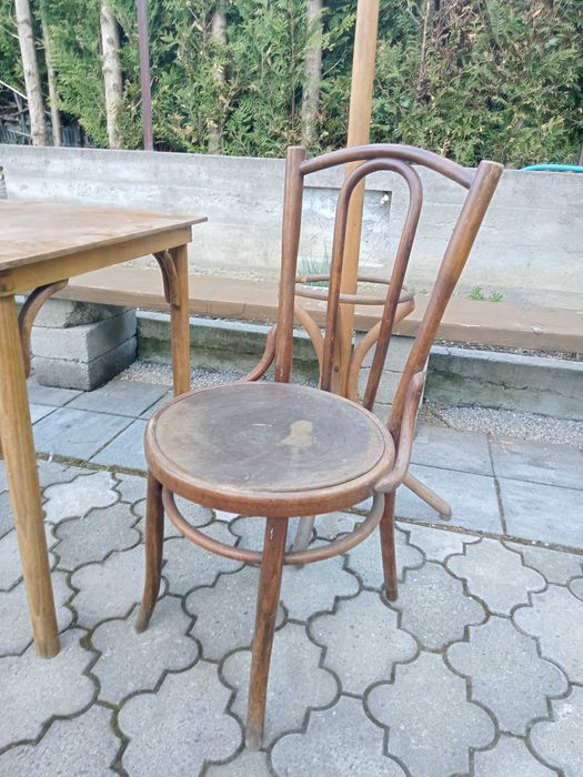 Stary wieszak, stół,  2 krzesła, komplet, Thonet, krzesło gięte