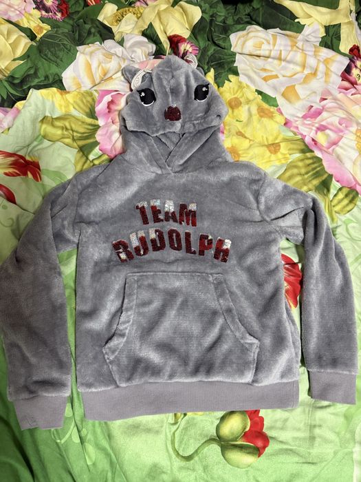 Продам речі на дівчину 6-7 років