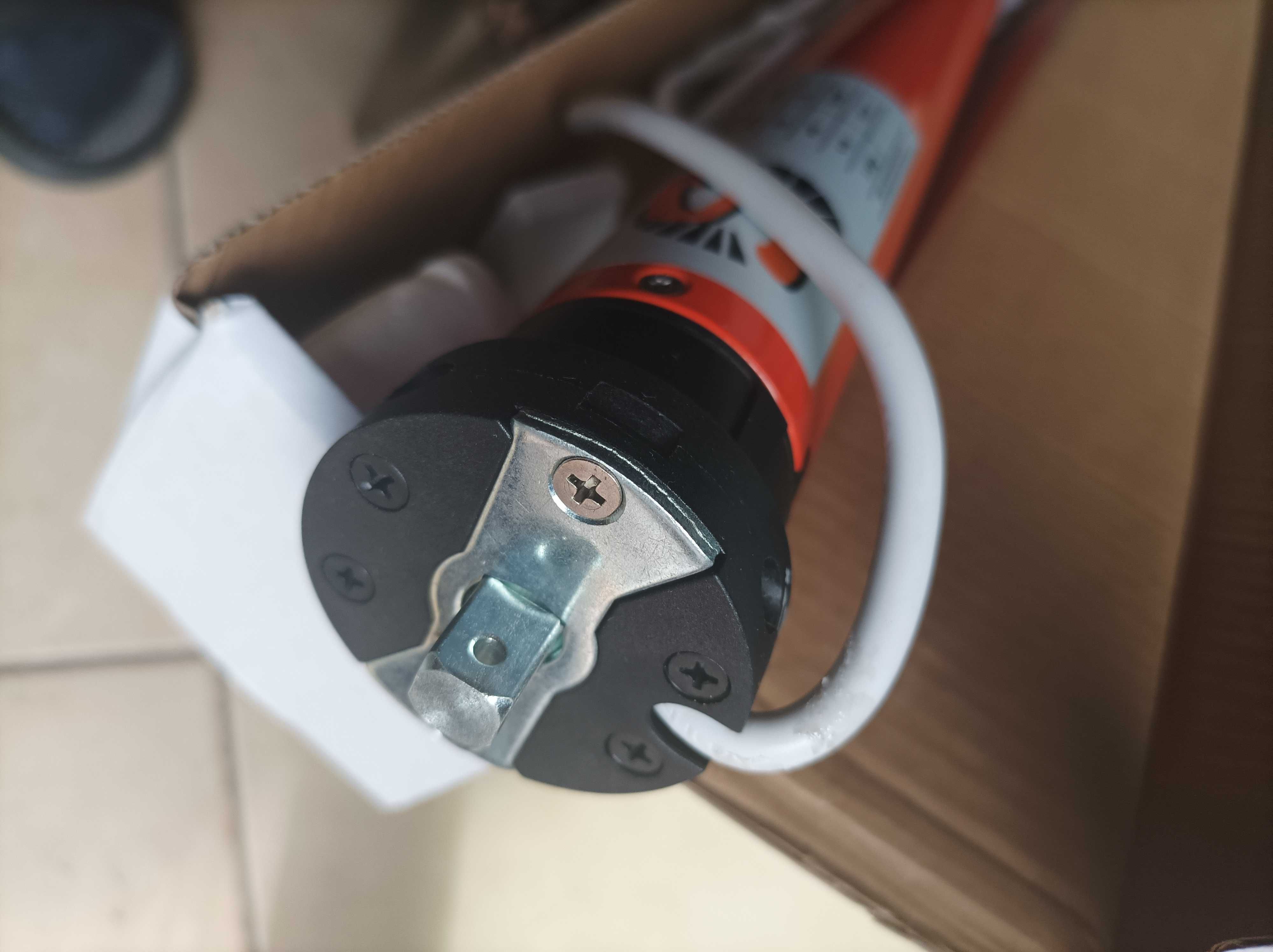 silnik nowy do rolet 45DS20Nm,12volt ,solary,kamper-na fi 60mm,8-kątna