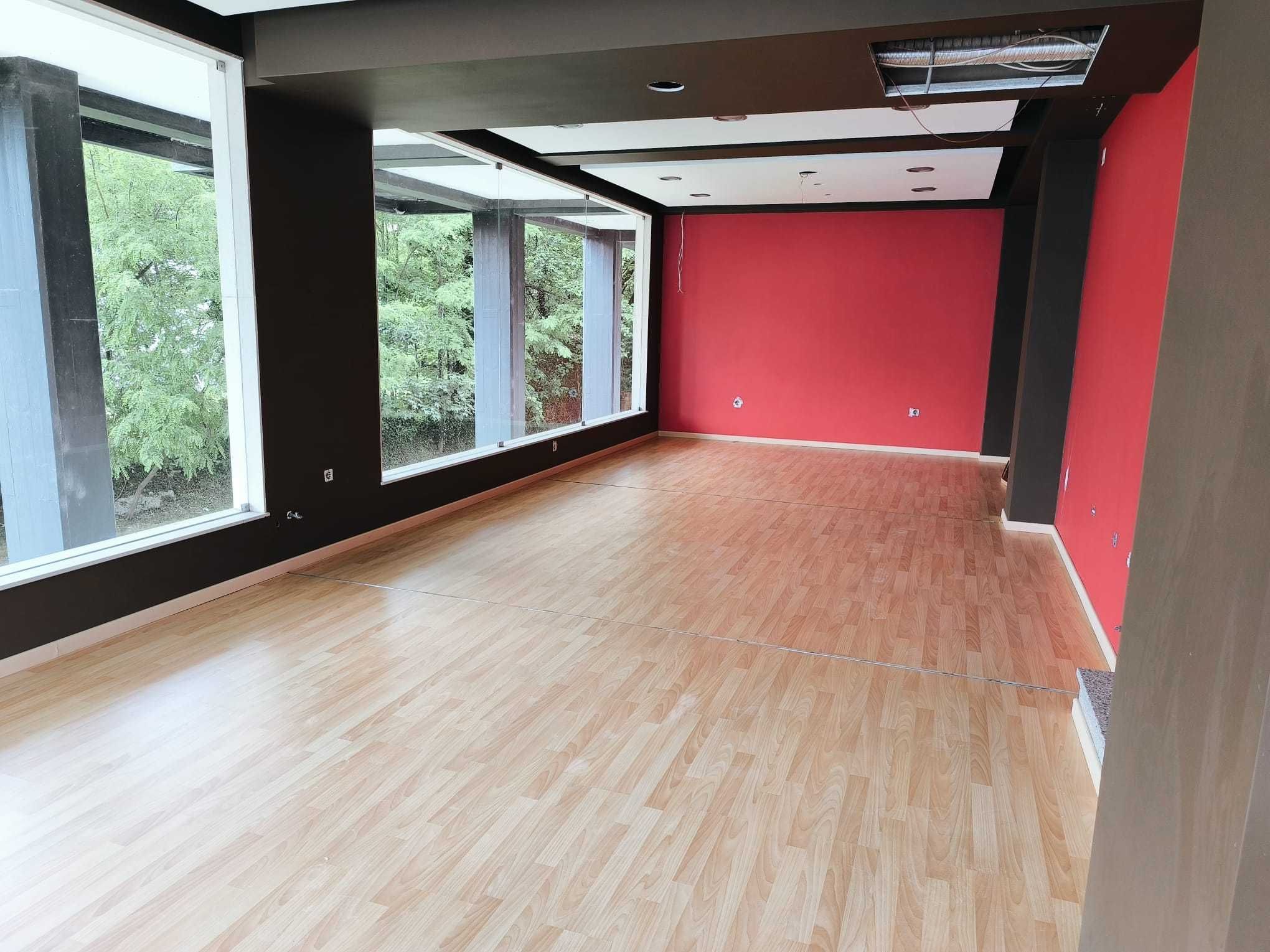 Espaço comercial à venda em Vila Nova de Famalicão