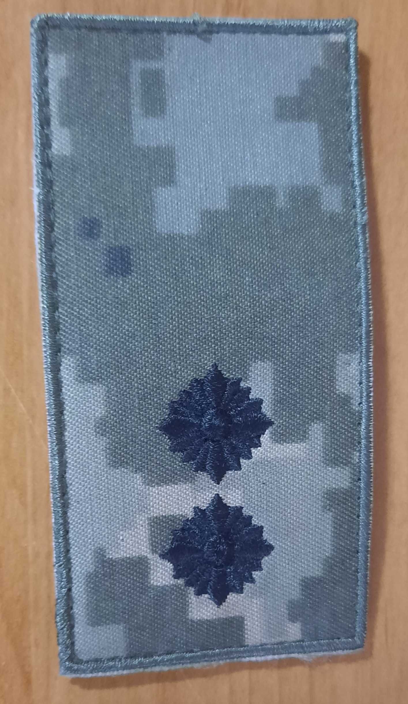 Погон лейтенанта піксель