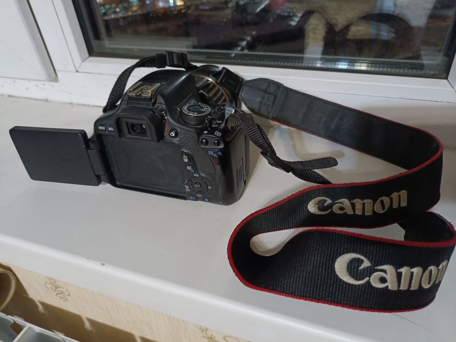 Зеркальный фотоаппарат Canon EOS 600D + объектив Tamron 17-50 F/2.8