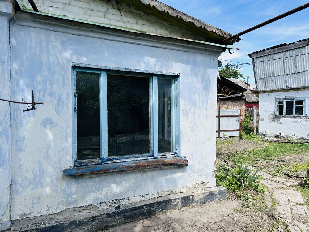 Продаж частини будинку в гарному місці під ремонт