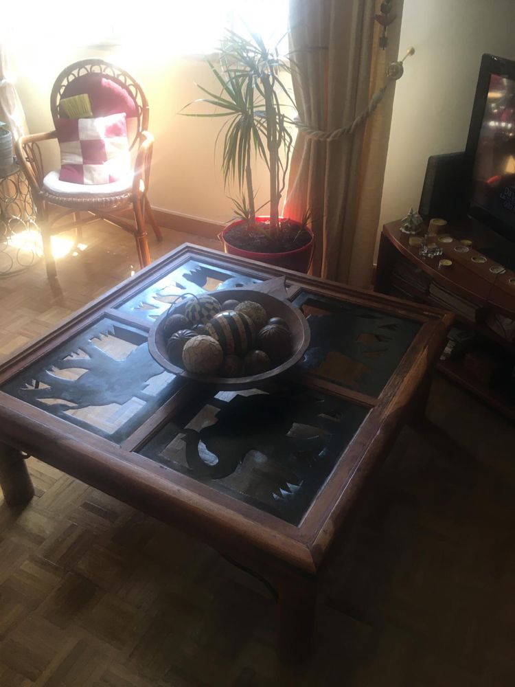 Mesa rustica com tampo em vidro