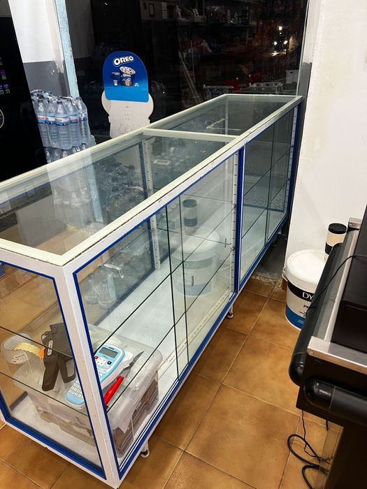 Vitrine expositora de vidro – balcão de loja