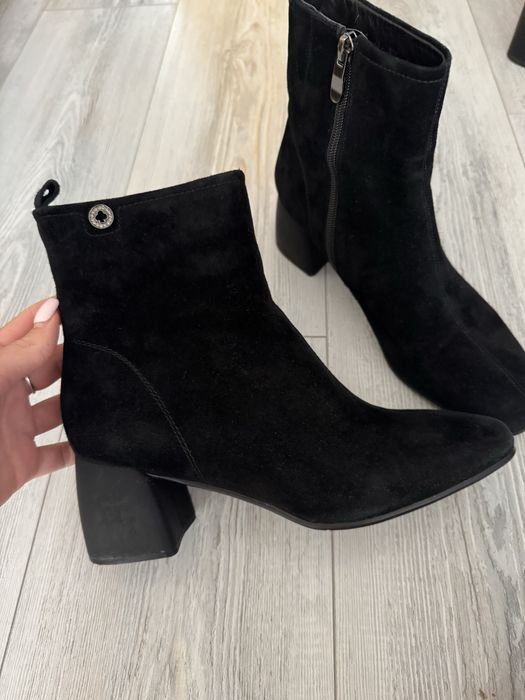 Ботильйони з натуральної замші