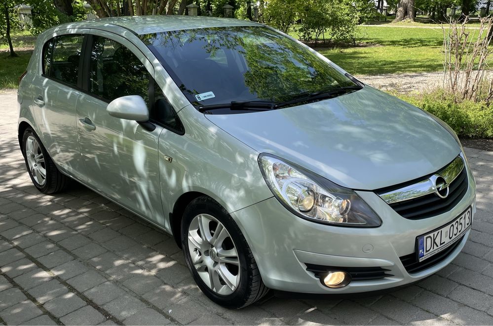 Opel Corsa D Benzyna Super Stan Niski Przebieg Zobacz