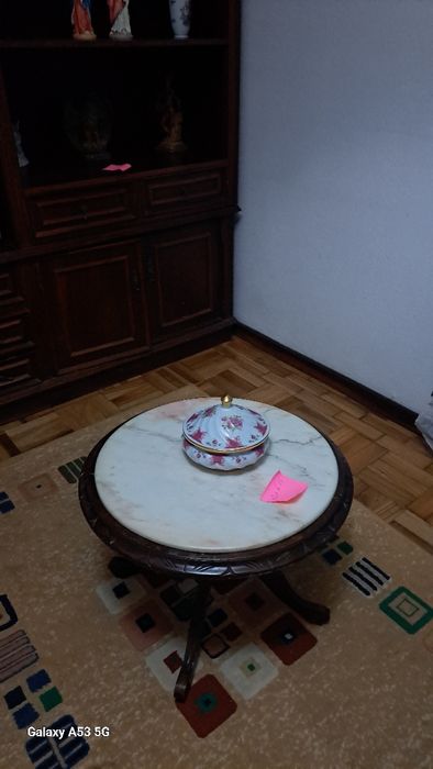 Mesa de centro com tampo de marmore