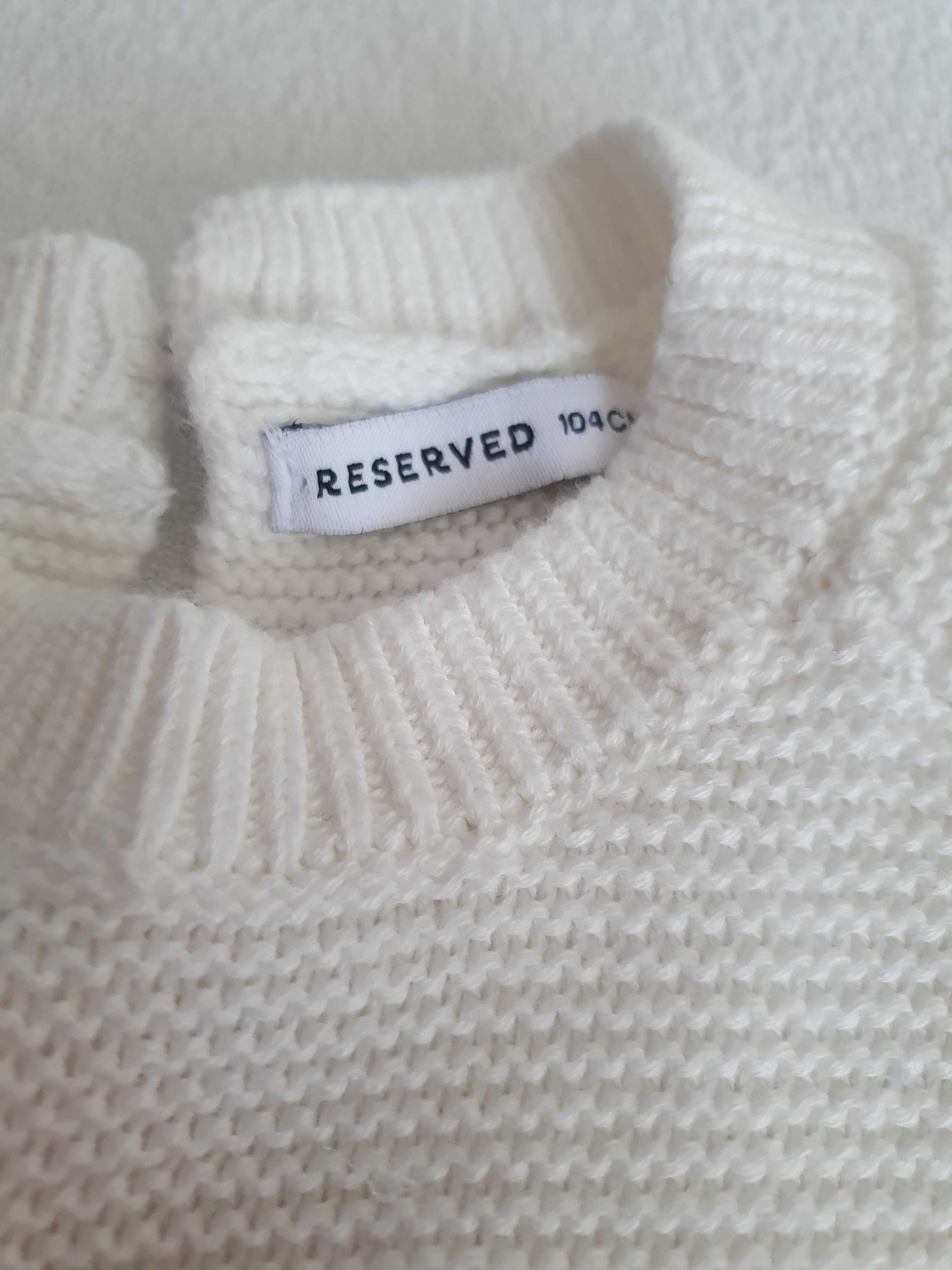 Sweterek z aplikacją Reserved r. 104