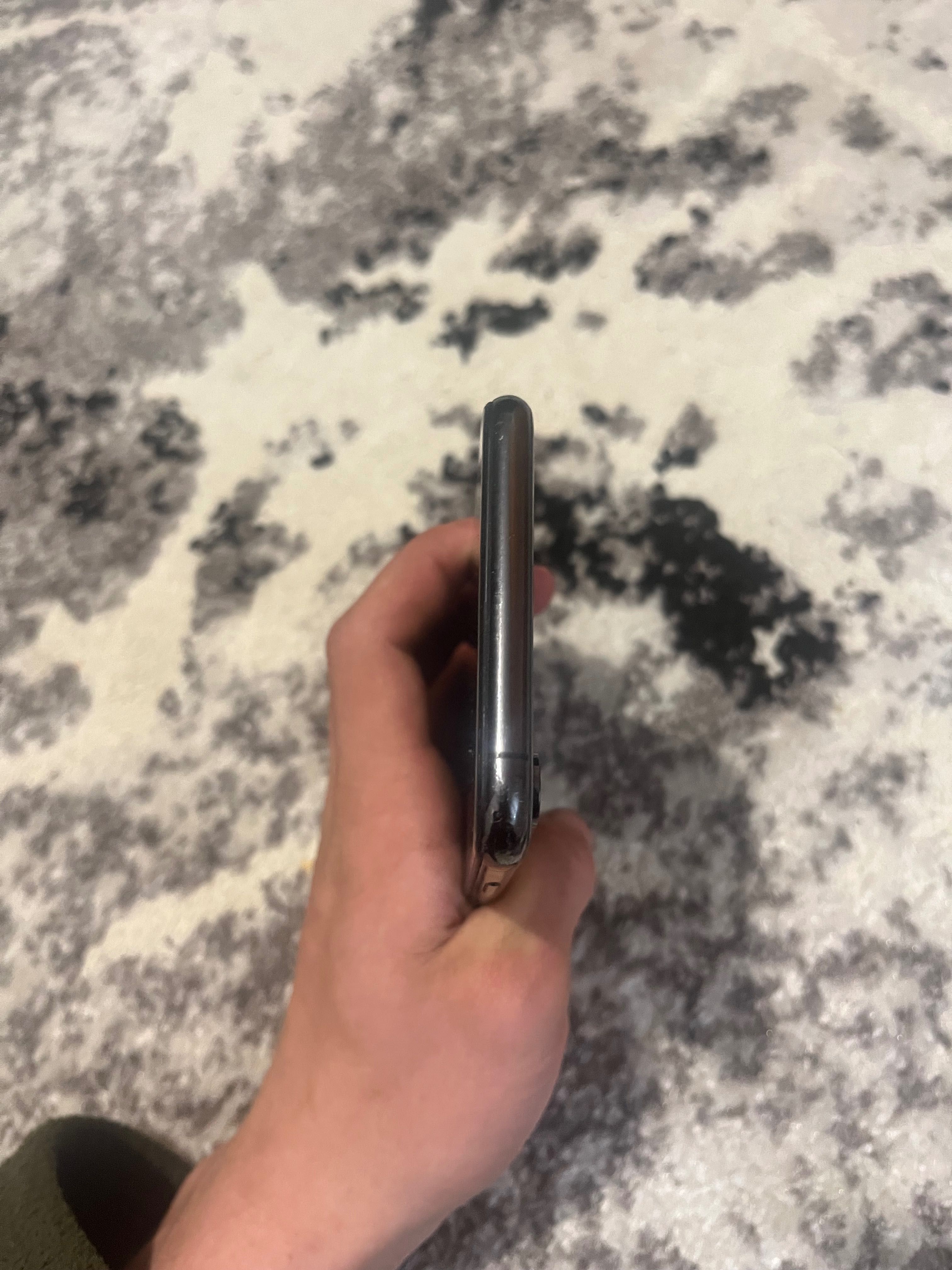 Продам iPhone XS Max