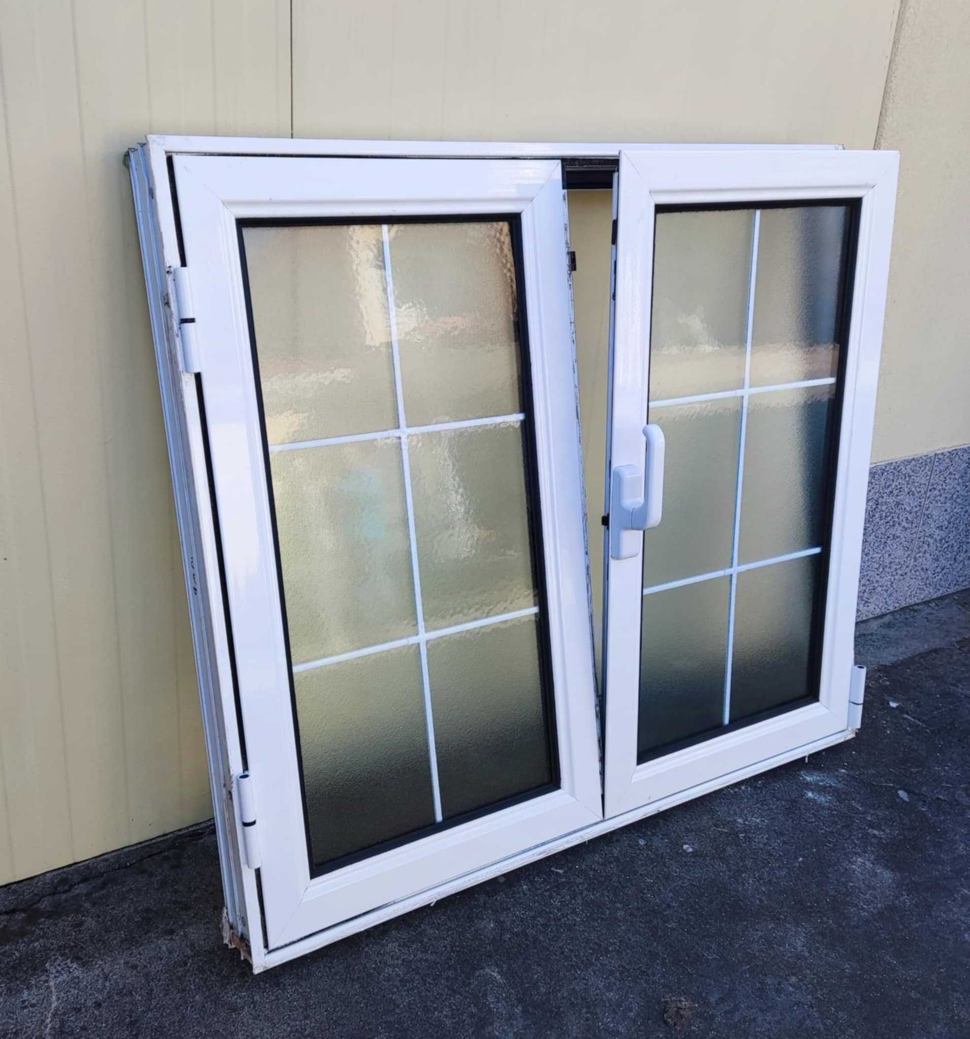 janela de aluminio branco