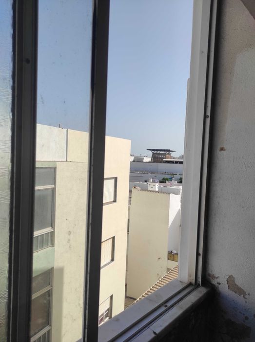 Apartamento t-3 ou 4 assoalhadas