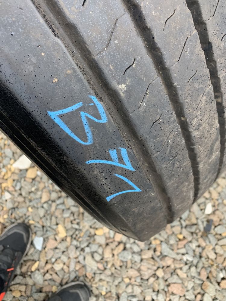 B71. 285/70/19,5 Goodyear Kmax T