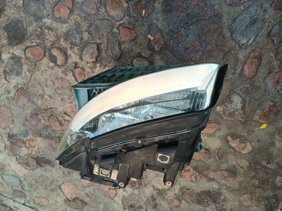 Audi a4 b6 lampy prawa lewa ksenon z żarówkami z przetwornicami