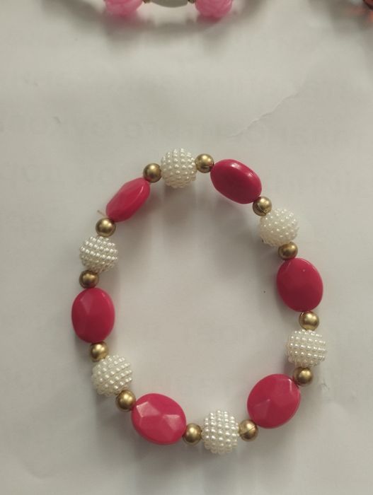 Продам чудові вироби із бісеру